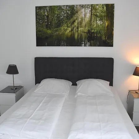 In Near The Water * 吕本