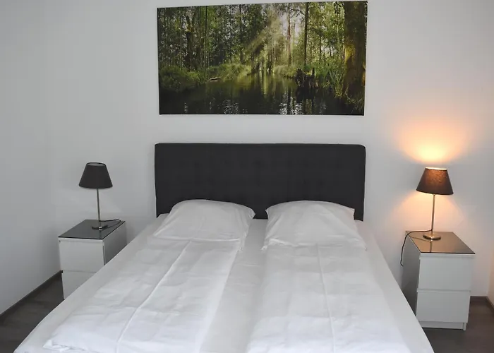 In Near The Water * 吕本